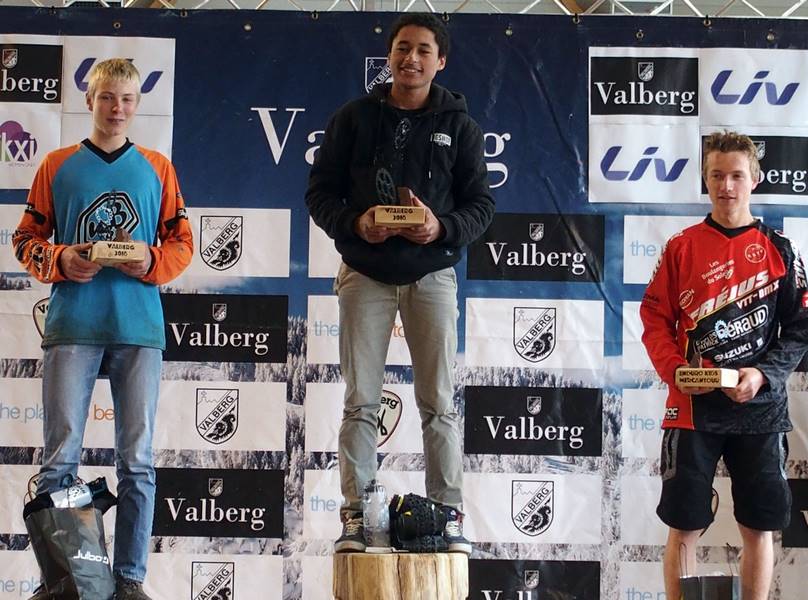 Enduro VTT Valberg mai 2016 podium cadets loupe